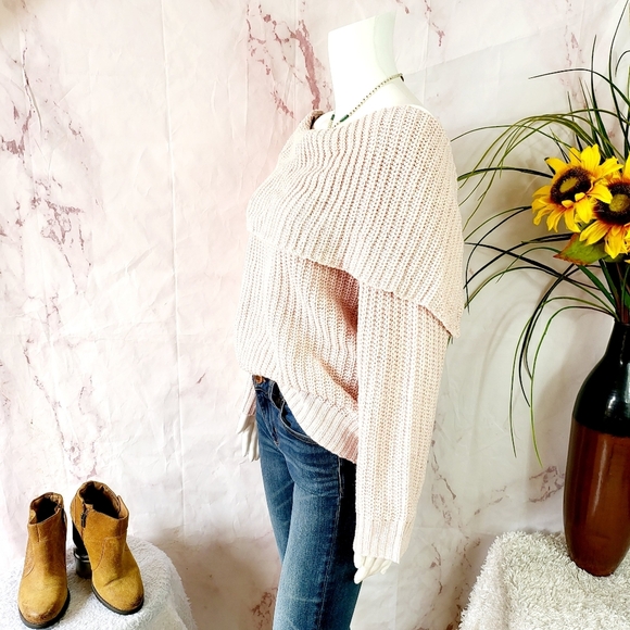 New Elodie Off-Shoulder Cream And Pink Sweater - Picture 4 of 8